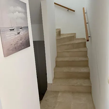 27 Monte Alto Villa